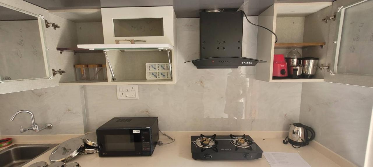 Castle Hsr Sarjapur Road Apartment Bangalore Bagian luar foto
